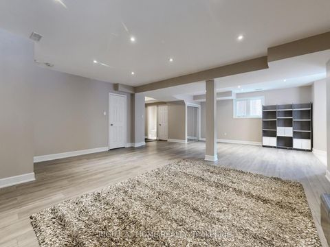 Photo 41 at 26 Carnoustie Crescent, Jefferson, Richmond Hill