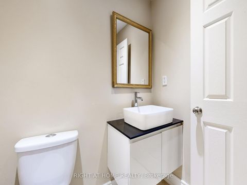 Photo 44 at 26 Carnoustie Crescent, Jefferson, Richmond Hill