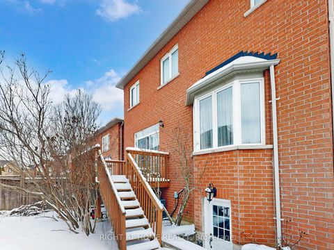 Photo 48 at 26 Carnoustie Crescent, Jefferson, Richmond Hill