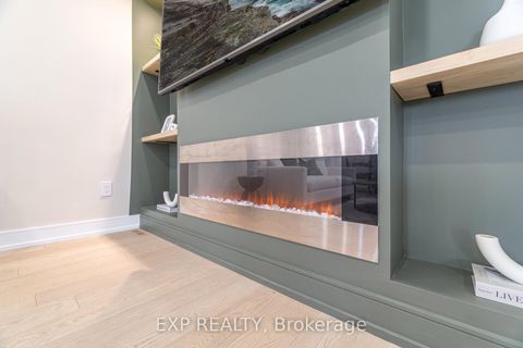 Photo 13 at 7 Boyne Highlands Court, Concord, Vaughan