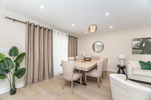 Photo 15 at 7 Boyne Highlands Court, Concord, Vaughan