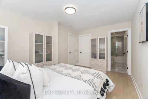 Photo 20 at 7 Boyne Highlands Court, Concord, Vaughan