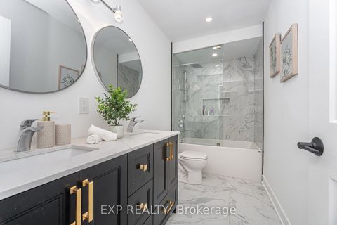 Photo 21 at 7 Boyne Highlands Court, Concord, Vaughan