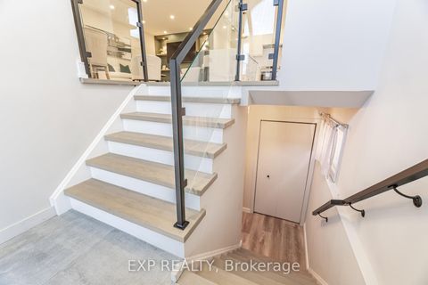 Photo 27 at 7 Boyne Highlands Court, Concord, Vaughan