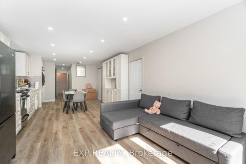 Photo 32 at 7 Boyne Highlands Court, Concord, Vaughan