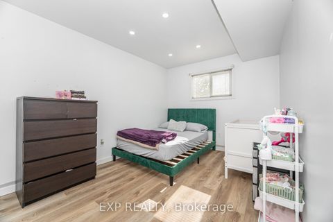 Photo 34 at 7 Boyne Highlands Court, Concord, Vaughan