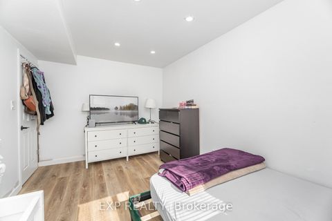 Photo 35 at 7 Boyne Highlands Court, Concord, Vaughan