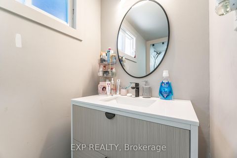 Photo 36 at 7 Boyne Highlands Court, Concord, Vaughan