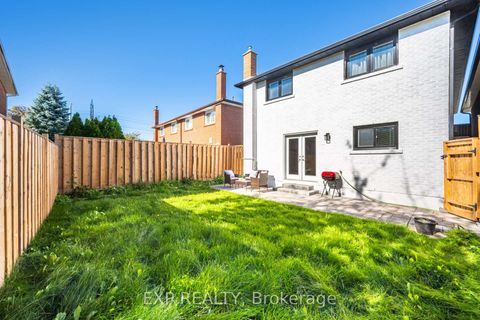 Photo 41 at 7 Boyne Highlands Court, Concord, Vaughan