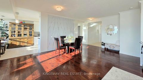 Photo 4 at 3009 - 3880 Duke Of York Boulevard, City Centre, Mississauga