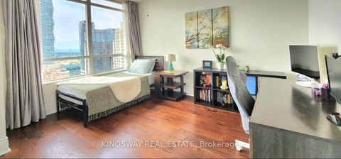 Photo 15 at 3009 - 3880 Duke Of York Boulevard, City Centre, Mississauga