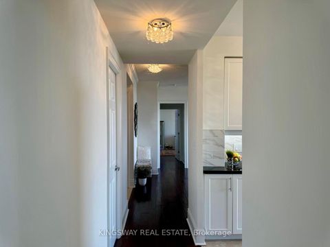 Photo 18 at 3009 - 3880 Duke Of York Boulevard, City Centre, Mississauga