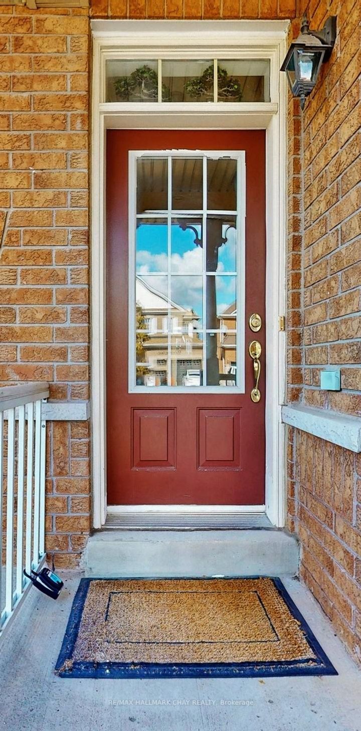 Photo 2 at 76 Cobblestone Court, Wellington, Brampton