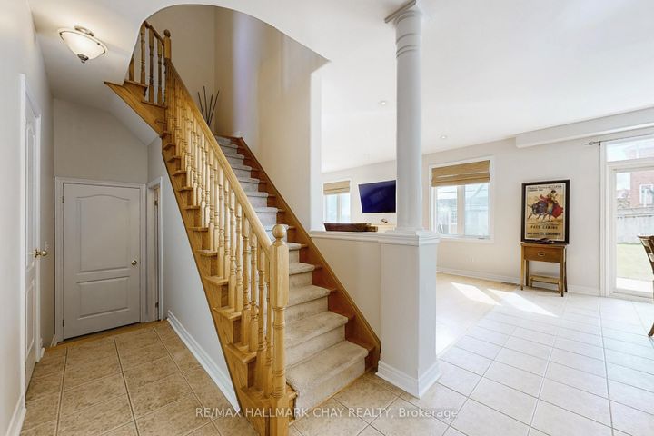 Photo 12 at 76 Cobblestone Court, Wellington, Brampton
