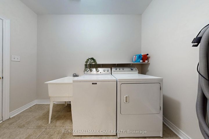 Photo 14 at 76 Cobblestone Court, Wellington, Brampton