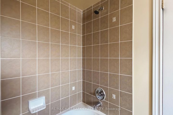 Photo 23 at 76 Cobblestone Court, Wellington, Brampton