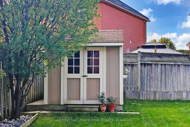 Photo 35 at 76 Cobblestone Court, Wellington, Brampton