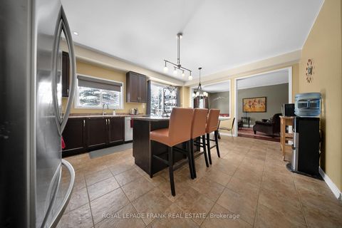 Photo 12 at 2300 Bridle Road, Windfields, Oshawa
