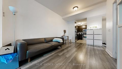 Photo 4 at 313 - 38 The Esplanade, Waterfront Communities C8, Toronto