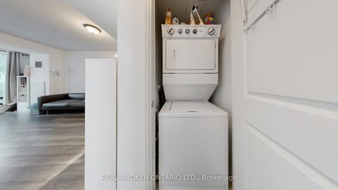 Photo 13 at 313 - 38 The Esplanade, Waterfront Communities C8, Toronto