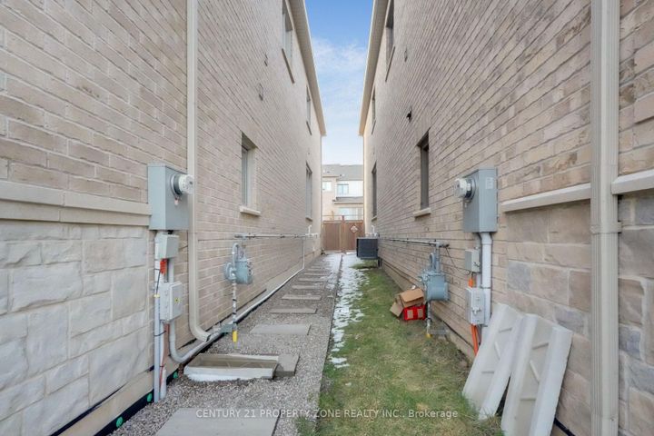 Photo 31 at 477 Izumi Gate, FO Ford, Milton