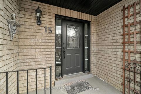 Photo 2 at 15 Michelle Drive, East Woodbridge, Vaughan