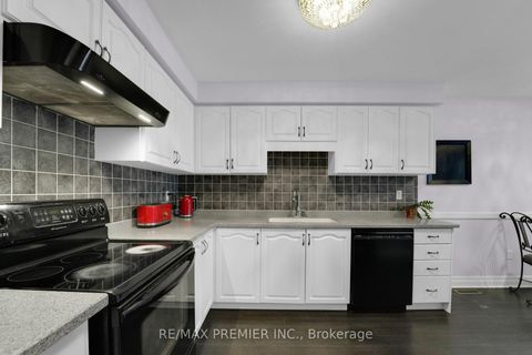 Photo 6 at 15 Michelle Drive, East Woodbridge, Vaughan