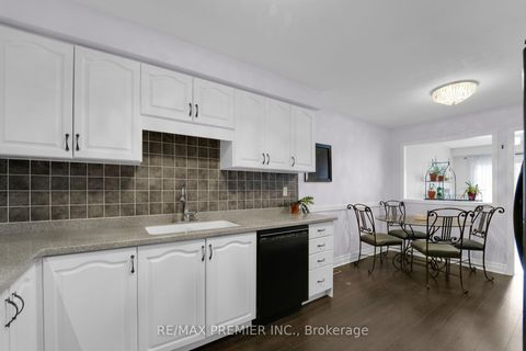 Photo 7 at 15 Michelle Drive, East Woodbridge, Vaughan