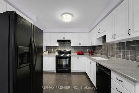 Photo 8 at 15 Michelle Drive, East Woodbridge, Vaughan