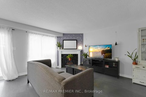 Photo 11 at 15 Michelle Drive, East Woodbridge, Vaughan