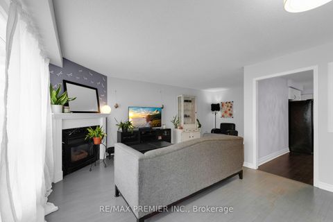 Photo 12 at 15 Michelle Drive, East Woodbridge, Vaughan