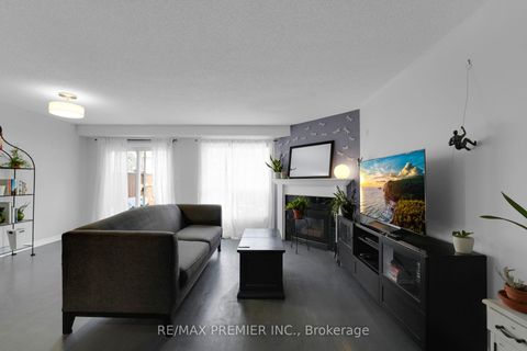 Photo 14 at 15 Michelle Drive, East Woodbridge, Vaughan