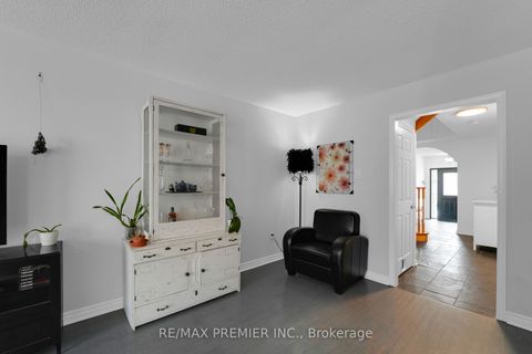 Photo 15 at 15 Michelle Drive, East Woodbridge, Vaughan