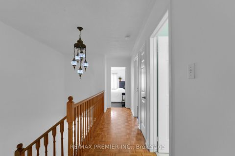 Photo 17 at 15 Michelle Drive, East Woodbridge, Vaughan