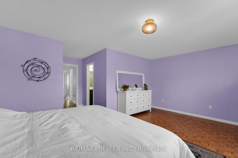 Photo 21 at 15 Michelle Drive, East Woodbridge, Vaughan