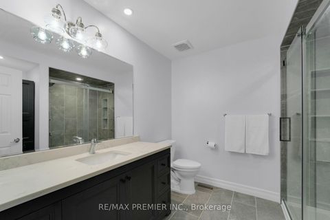 Photo 22 at 15 Michelle Drive, East Woodbridge, Vaughan