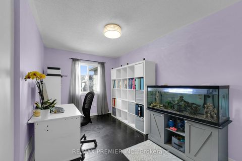 Photo 26 at 15 Michelle Drive, East Woodbridge, Vaughan