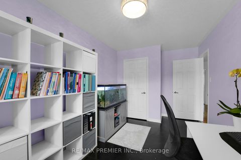 Photo 27 at 15 Michelle Drive, East Woodbridge, Vaughan