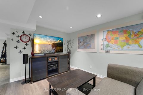 Photo 31 at 15 Michelle Drive, East Woodbridge, Vaughan