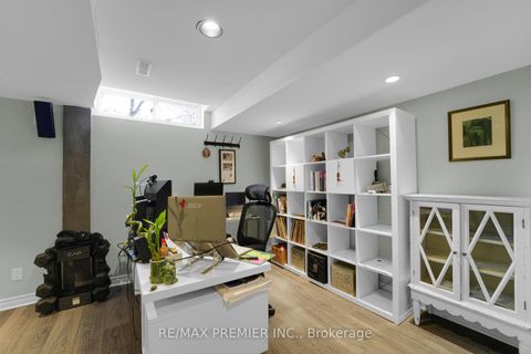 Photo 34 at 15 Michelle Drive, East Woodbridge, Vaughan