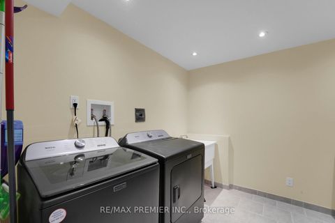 Photo 36 at 15 Michelle Drive, East Woodbridge, Vaughan