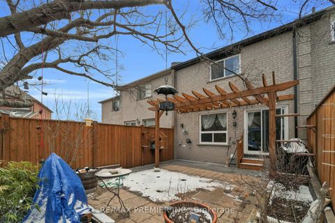 Photo 38 at 15 Michelle Drive, East Woodbridge, Vaughan