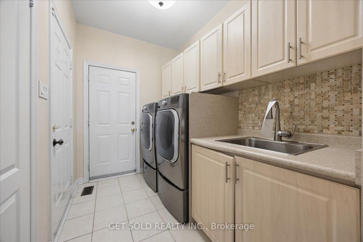 Photo 17 at 25 Mountain Gorge Road, Wellington, Brampton