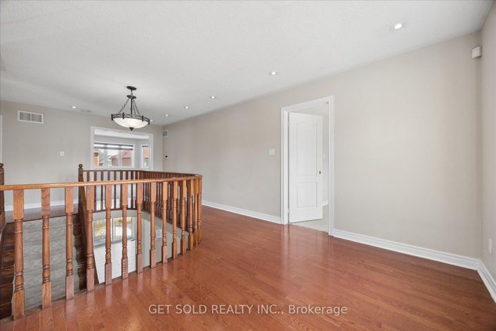 Photo 31 at 25 Mountain Gorge Road, Wellington, Brampton