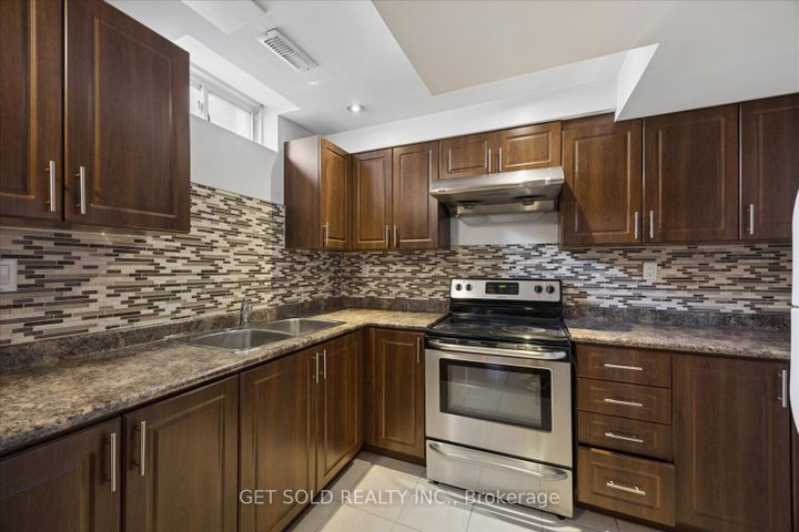 Photo 40 at 25 Mountain Gorge Road, Wellington, Brampton