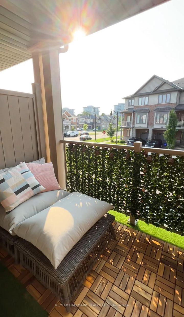 Photo 3 at 283 Skinner Road, Waterdown, Hamilton