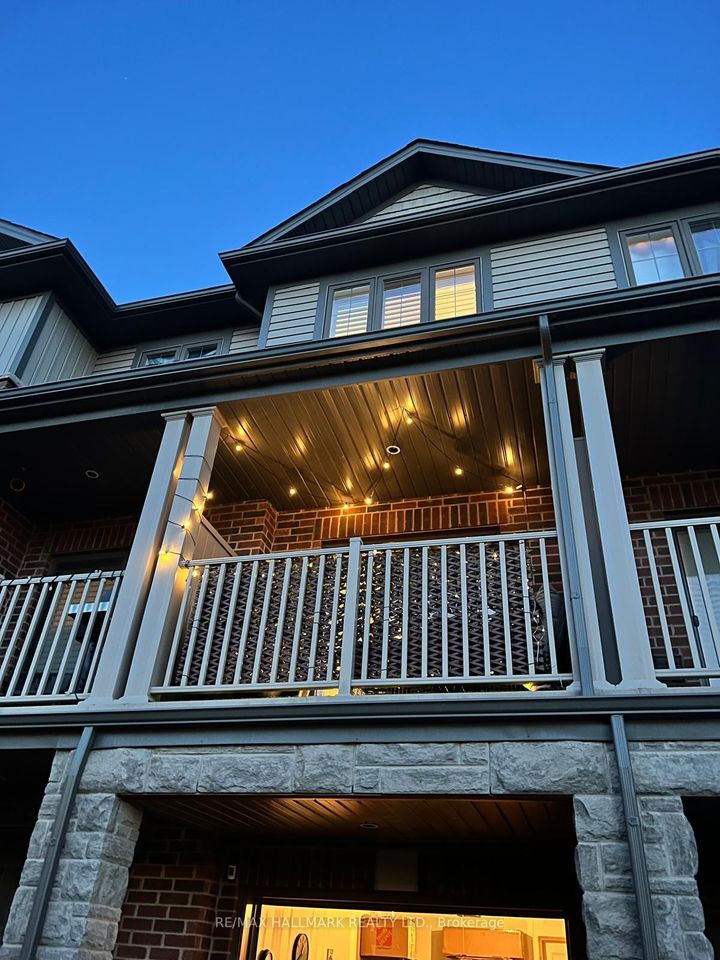 Photo 4 at 283 Skinner Road, Waterdown, Hamilton