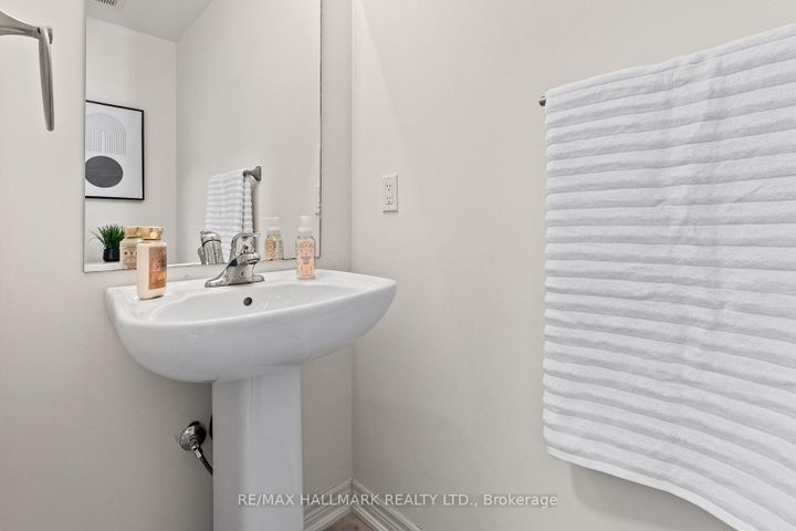 Photo 7 at 283 Skinner Road, Waterdown, Hamilton