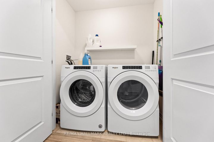 Photo 16 at 283 Skinner Road, Waterdown, Hamilton