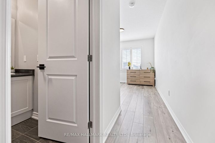 Photo 20 at 283 Skinner Road, Waterdown, Hamilton